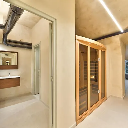 Urban Flat 42 - Luxury Flat *