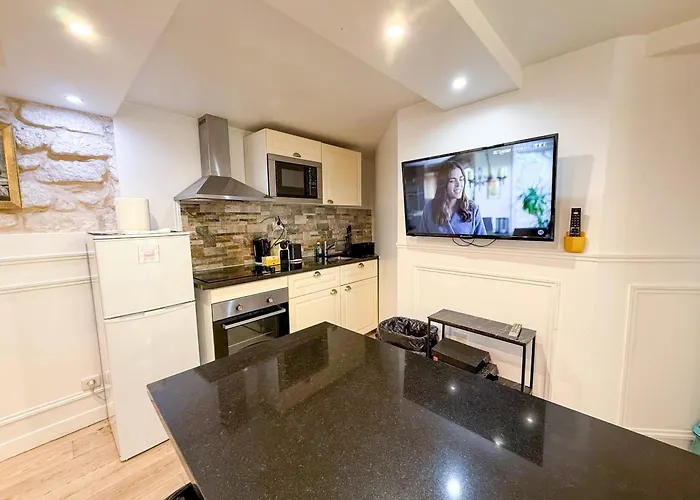 Urban Flat 42 - Luxury Flat