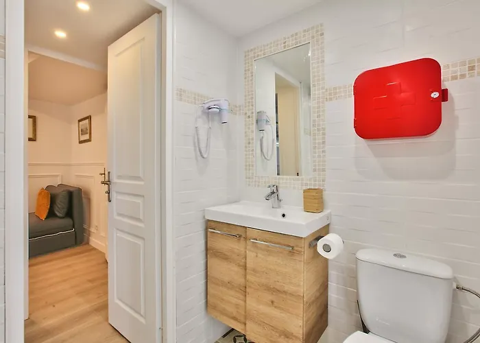 Urban Flat 42 - Luxury Flat Apartment
